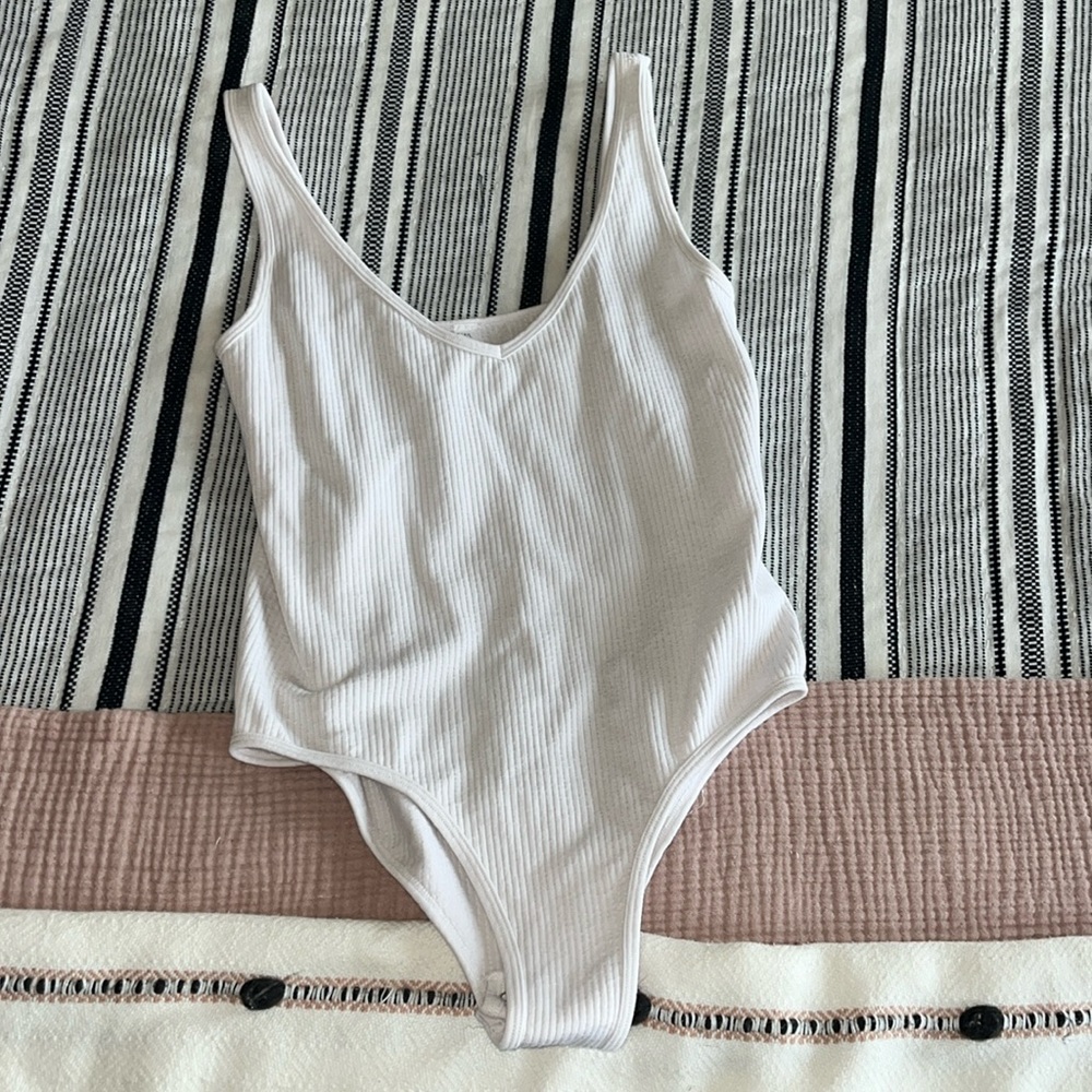 Ribbed White Bodsuit